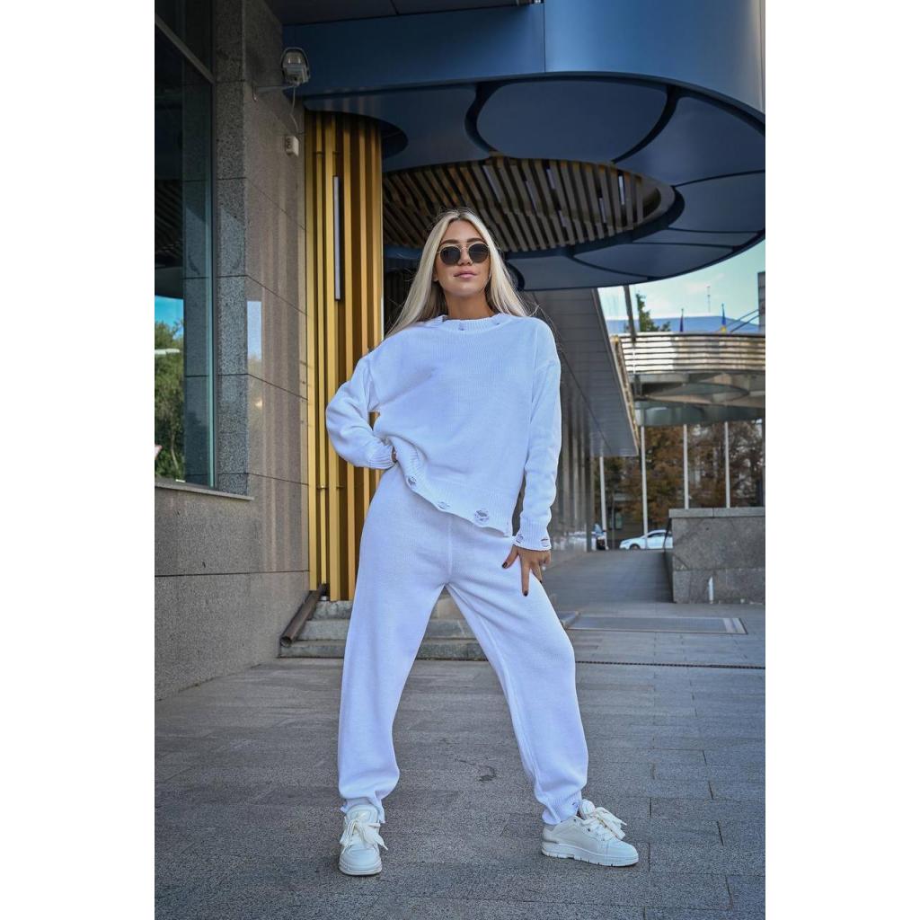 Костюм вязаный